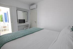 Alexandros Suites & Apartments