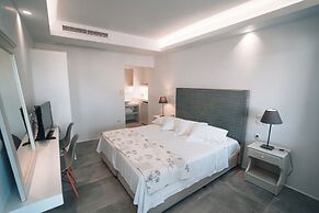 Alexandros Suites & Apartments