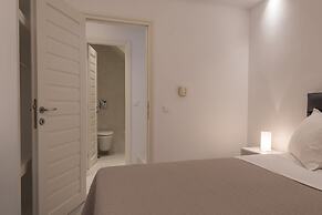 Alexandros Suites & Apartments