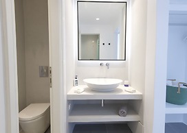 Alexandros Suites & Apartments