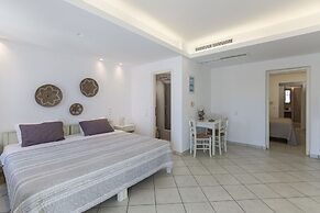 Alexandros Suites & Apartments
