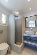 Alexandros Suites & Apartments