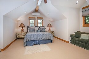 Snowberry by Elevation Accommodations