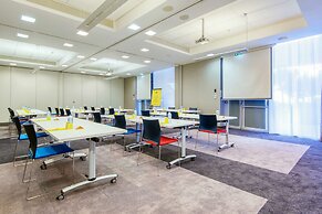 Golden Tulip Marseille Euromed