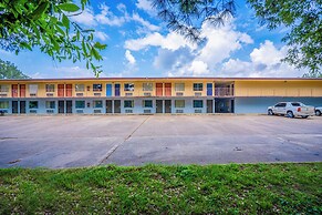 Economy Inn By OYO Livingston TX Hwy 59