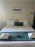 The Commercial Hotel Motel
