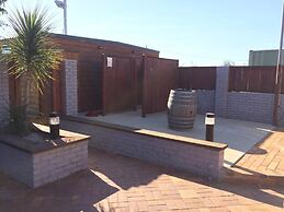 The Commercial Hotel Motel