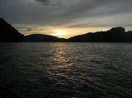 Terapung Hotel & Fish Garden