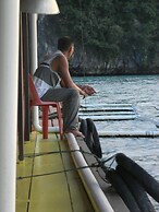 Terapung Hotel & Fish Garden