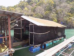 Terapung Hotel & Fish Garden