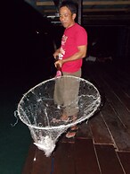 Terapung Hotel & Fish Garden