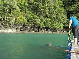 Terapung Hotel & Fish Garden