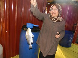 Terapung Hotel & Fish Garden