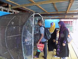 Terapung Hotel & Fish Garden