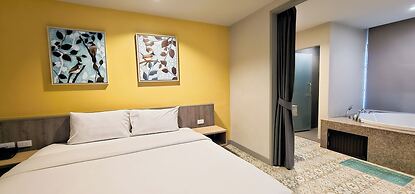 Recenta Suite Phuket Suanluang