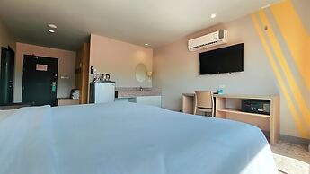 Recenta Suite Phuket Suanluang
