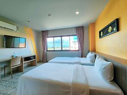 Recenta Suite Phuket Suanluang