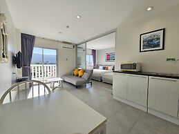 Recenta Suite Phuket Suanluang