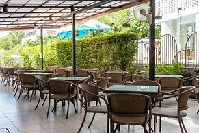 Recenta Suite Phuket Suanluang