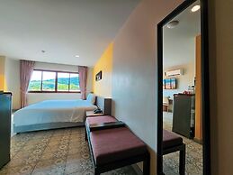 Recenta Suite Phuket Suanluang