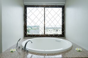 Recenta Suite Phuket Suanluang