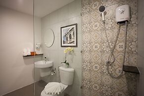 Recenta Suite Phuket Suanluang