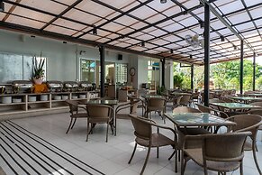 Recenta Suite Phuket Suanluang