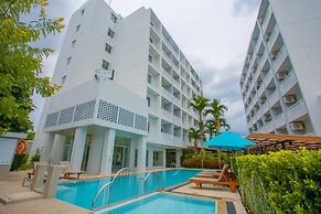 Recenta Suite Phuket Suanluang