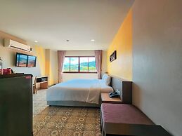 Recenta Suite Phuket Suanluang