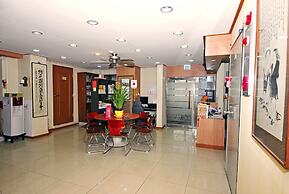 Hwaseong Guest House - Hostel