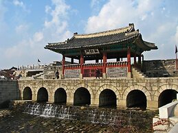Hwaseong Guest House - Hostel