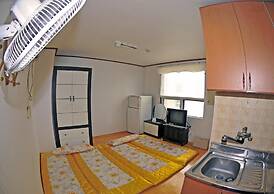 Hwaseong Guest House - Hostel