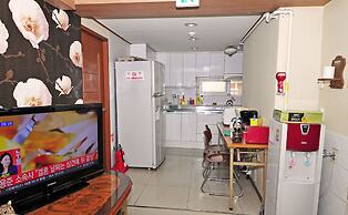 Hwaseong Guest House - Hostel