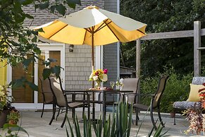 Abbey's Lantern Hill Inn