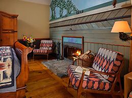 Abbey's Lantern Hill Inn