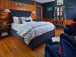 Abbey's Lantern Hill Inn