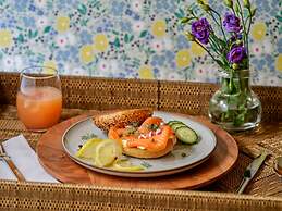 Abbey's Lantern Hill Inn