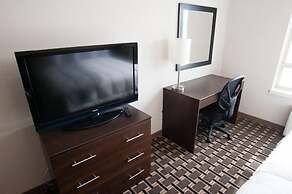 Stoughton Western Star Inn & Suites