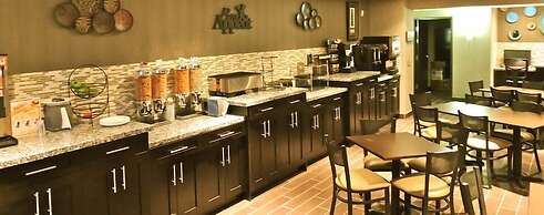 Stoughton Western Star Inn & Suites