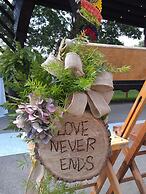 The Seasons Inn at Nicks Place