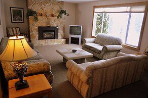 Red MountainVillageHomesCabins