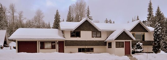 Red MountainVillageHomesCabins