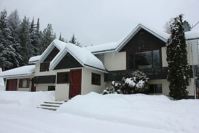 Red MountainVillageHomesCabins