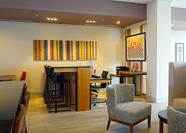 Holiday Inn Express & Suites Omaha - Millard Area by IHG