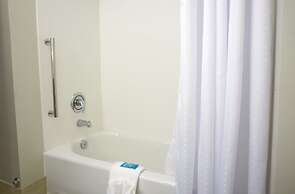 Holiday Inn Express & Suites Omaha - Millard Area by IHG