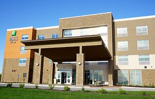 Holiday Inn Express & Suites Omaha - Millard Area by IHG