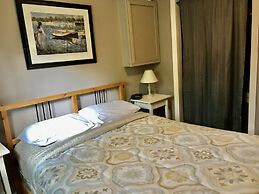 Hush Lodge & Cottages