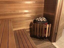 Hush Lodge & Cottages