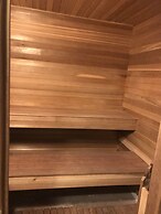 Hush Lodge & Cottages