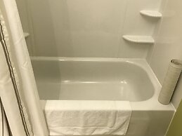 Hush Lodge & Cottages